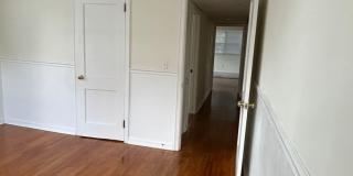 MIDTOWN LOCATION - 2bd/1ba with large yard and washer/dryer Gallery 15