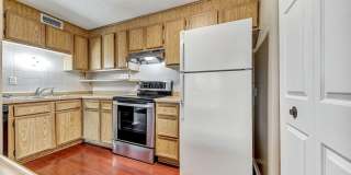 Tranquil Two-Bedroom Condo: Park Setting, Prime Location, Modern Comforts! Gallery 1