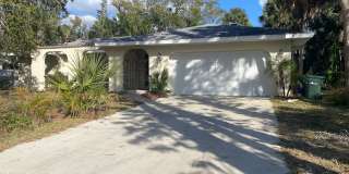 Private Siesta Key Retreat Minutes from World-Famous Beach Gallery 1