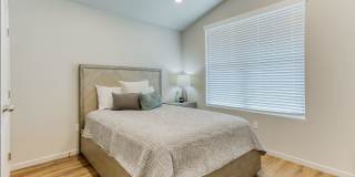 402 Lincoln Lane Gallery 1