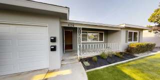 Spacious 8-Bedroom / 4-Bathroom Home Near SDSU — Perfect for Large Groups Gallery 1