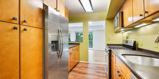 UNIQUE ONE BEDROOM AND DEN CONDO IS NOW AVAILABLE IN THE HIGHLY DESIREABLE PARKSIDE PLAZA CONDOMINIUM Gallery 10