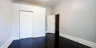 5427 S Blackstone Avenue Gallery 8