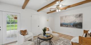 4 Bedroom with a Pool in Helotes! Gallery 8