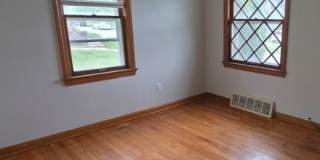 Multi Family Home 3 Bedroom and 1 Bath For Rent Gallery 8