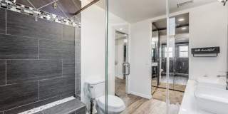 Waterfront Luxury Living – 4 Bed / 3 Bath – Over 2,600 Sq Ft Gallery 27