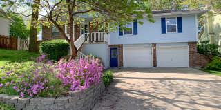 Crisp and Clean Raised Ranch in Blue Springs Gallery 1