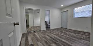 1941 NW 32 St Gallery 8