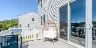 324 CEDAR SPRING Gallery 34
