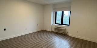 211 Baldwin Avenue Gallery 9