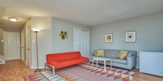 218 ELLSWORTH Street Gallery 18