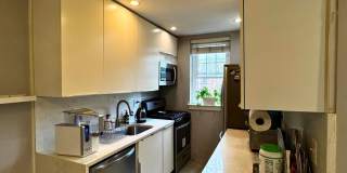 Modernized Fully Furnished 1BR, 1BA Condo at Arbors of Arlington Gallery 9