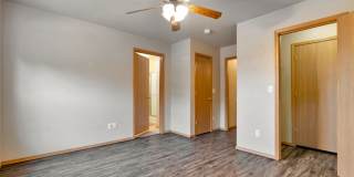 4 Bedroom 2.5 Bath Townhome near Centennial Park! Fenced Yard! Gallery 14