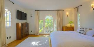 Glorious Gated Private 3 bed/ 3 bath Furnished Spanish Villa with Pool and Hot Tub in the Heart of Los Feliz! Gallery 14