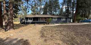 Spacious 4 Bed/3 Single Family Home in SW Bend - Large Backyard Gallery 1