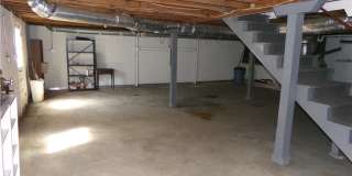 716 Laurel Street Gallery 17
