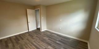 Room in 3 Bedroom Home at Glory St Gallery 15
