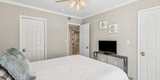 "Charming 2-Bed, 2-Bath Condo at 3 Shelter Cove Lane, Hilton Head Island - 1,140 Sq Ft of Coastal Comfort!" Gallery 27