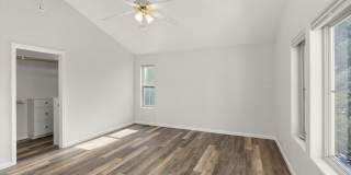 528 Lake Court Gallery 23