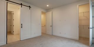 Live Where Style Meets Convenience – 2BR Townhome + Garage Gallery 13