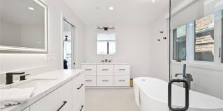 413 E Edgewater Avenue Gallery 47