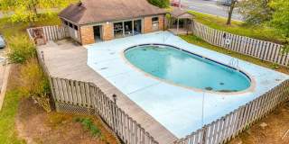 Beautifully remodeled one bedroom, one bath in Lake Wylie Woods! Gallery 26