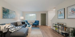 Williamsburg Estates Gallery 15