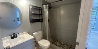 Midtown 2/1 All Utilities/Internet Included Gallery 9