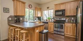 Beautifully FURNISHED MONTHLY RENTAL Home, within Walking Distance to Deschutes River Trail, a Great Location! Beautifully FURNISHED MONTHLY RENTAL Home, within Walking Distance to Deschutes River Trail, a Great Location! Gallery 6