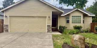 Single Level 3 BR in NE Bend with huge fenced yard! Gallery 1