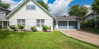 Modernized 3 Bedroom Home Near Mueller ~ Huge Backyard & Deck Gallery 3