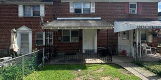 2 Bed/ 1 Bath Row Home with additional room! Gallery 1