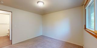 Application pending- Location, Location! - Four Bedroom house located minutes from Des Moines Waterfront Gallery 15