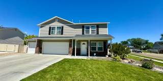 Spacious 5-Bedroom Home with 3-Car Garage in Nampa Gallery 1