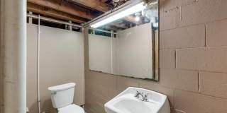 20254 Mackay Street Gallery 19