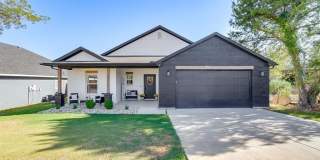 2217 Forest Hill Lane Gallery 1