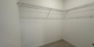 117 W MURPHY Street Gallery 27