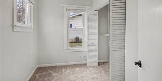 1725 Saint Catherine Street Gallery 7