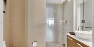 560 Northeast 32nd Street Gallery 27