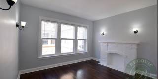 1104 W Glenlake Ave Gallery 4