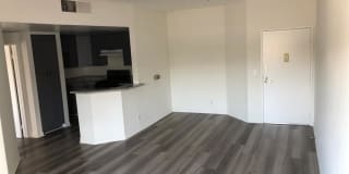 1200 N Mansfield Ave Gallery 15