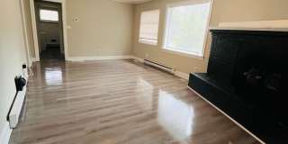 three bedroom duplex with ALL utilities included Gallery 1