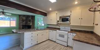 Spacious 4 Bedroom Home with Solar Panels, Fully Fenced Yard on Rimrock Rd Gallery 17