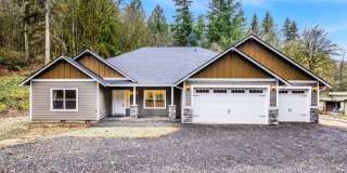 Beautiful 3 Bedroom rambler on a large and peaceful lot! Gallery 1