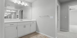 10116 Cascadia Creek Street Gallery 31
