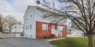 22 Commodore Avenue unit: B - Upper Unit Gallery 1