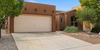 NW Heights 3 Bedroom 2 Bathroom 2 Car Garage Gallery 1