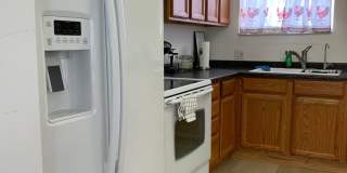 Fully Furnished 2 bedroom Gallery 1