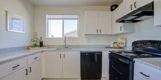 Country Living with Modern Flair: Wake up to the sounds of nature, Live Minutes from Everything Gallery 23