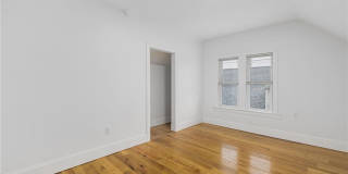 30 Cypress Street Gallery 18